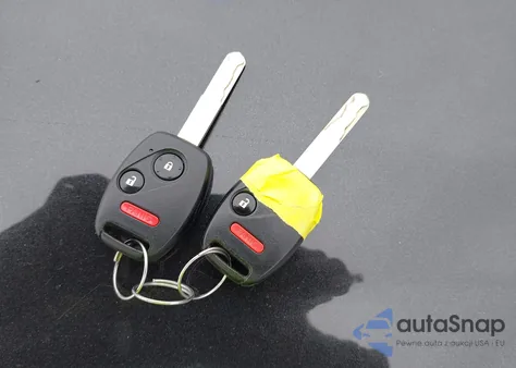 2013 Honda Fit Sport z USA, uszkodzony, nr VIN JHMGE8H61DC003080